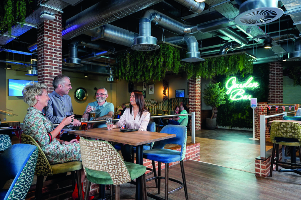 The Garden Bar at Potters Resorts Five Lakes